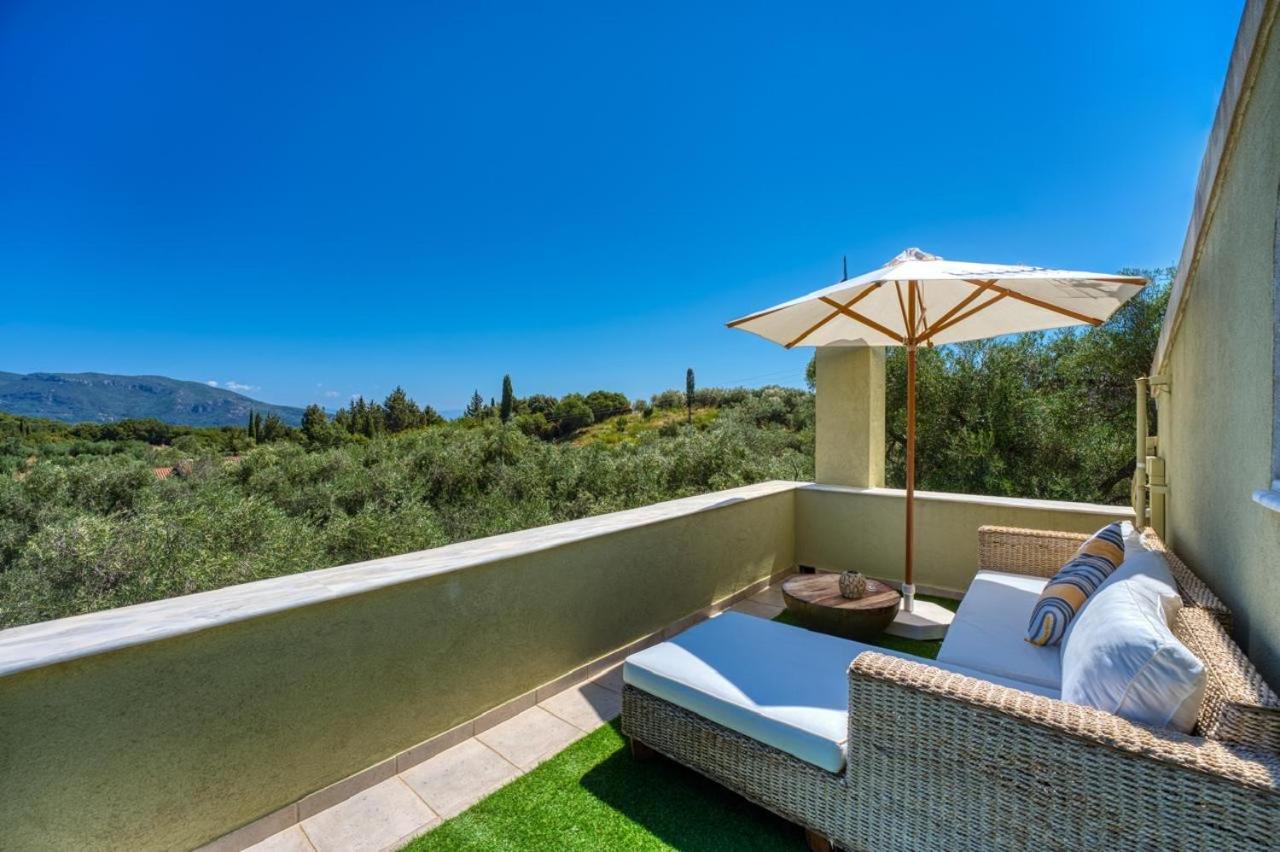 Mavres Luxury Loft Apartment Agios Matthaios  Exterior photo